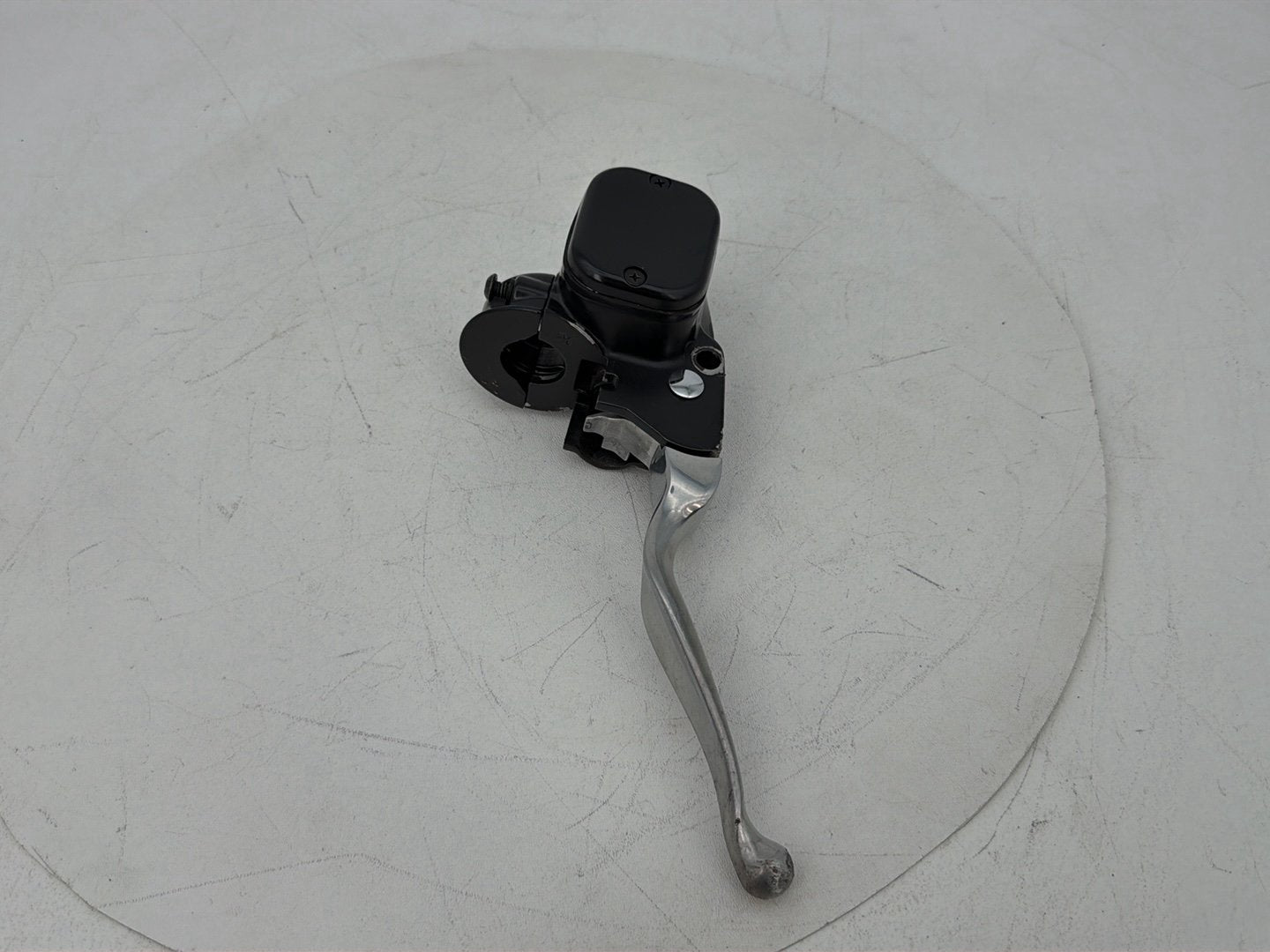2007 - 2017 Harley-Davidson Dyna Super Glide Custom Front Right Brake Lever Master Cylinder 45019-06A