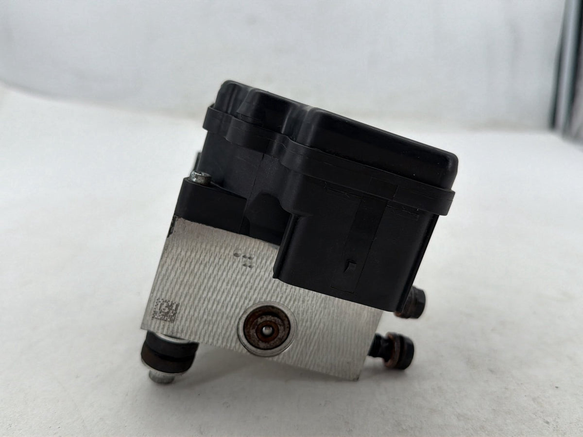 2010 Harley Street Glide Touring FLHX OEM ABS Brake Pump & Control Module