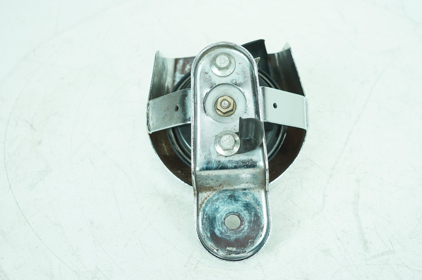 1999 - 2006 Harley-Davidson Touring Electra Glide Classic Horn Signal Klaxon Chrome Cover 69012-93A