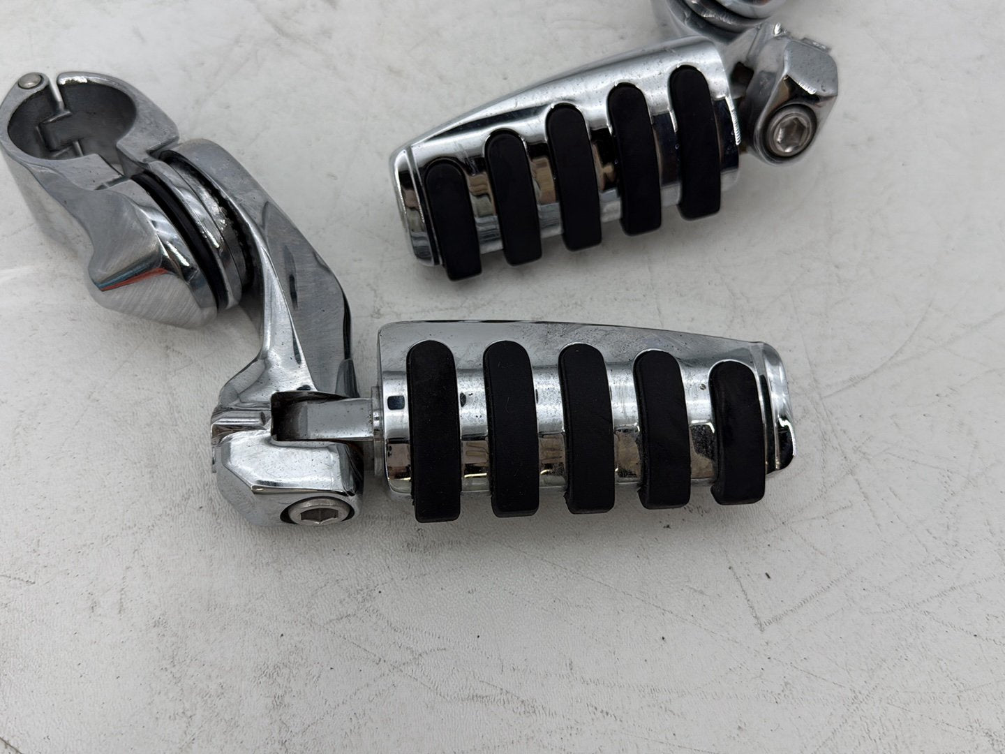 1999 - 2006 Harley-Davidson Touring Electra Glide Front Right Left Highway Foot Pegs 50957-02C