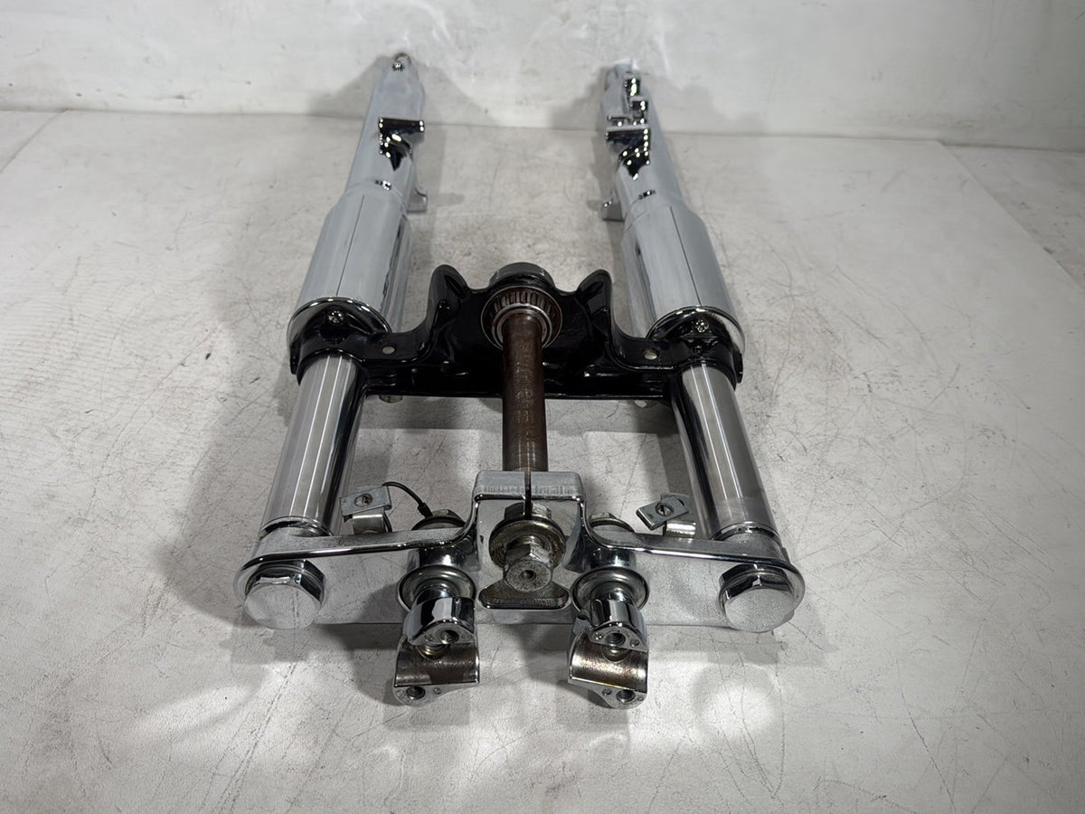 2005 Harley Softail Fat Boy OEM Front Triple Tree Set & LH RH Fork Legs Sliders