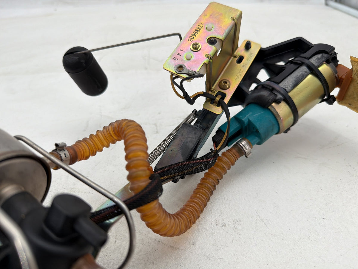 03 Harley Electra Glide Touring Ultra OEM Fuel Pump Gas Gasoline Petrol Sending