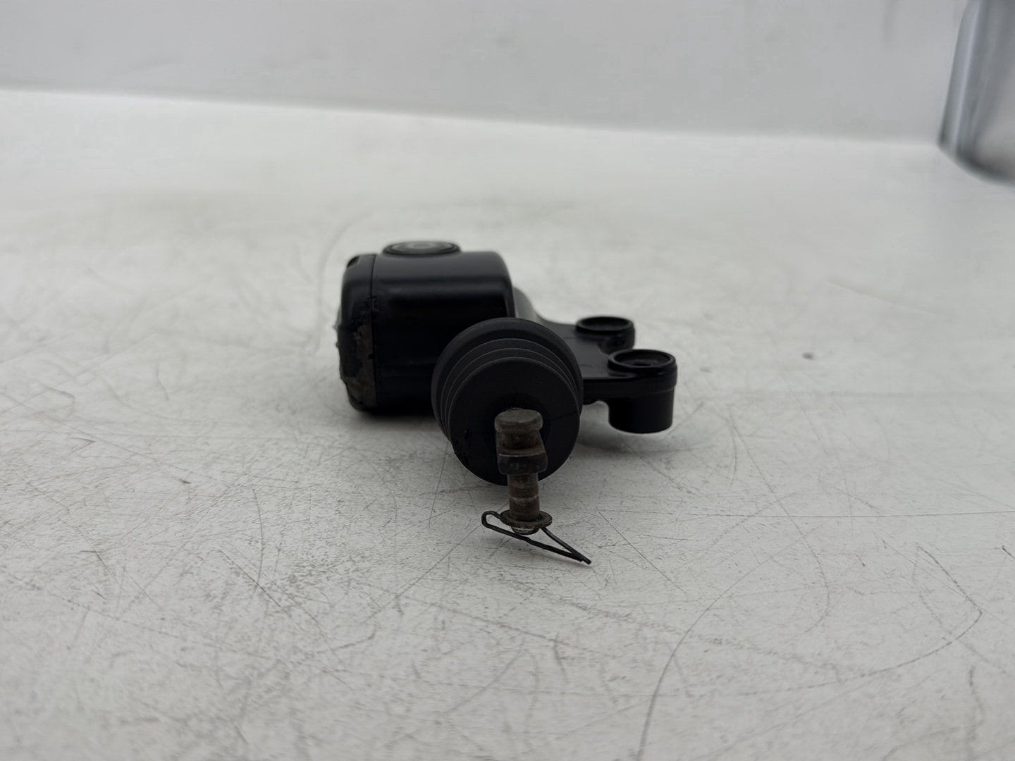 2008 Harley Electra Glide Touring Ultra FLHTCUI OEM Rear Brake Master Cylinder Reservoir