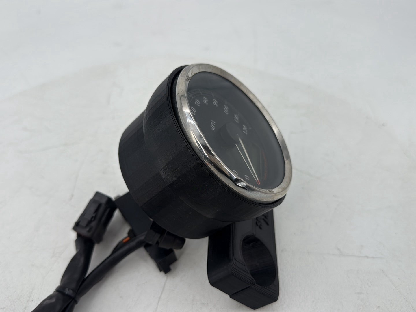 2007 - 2012 Harley-Davidson Dyna Super Glide Speedo Speedometer Gauge Cluster 67478-09