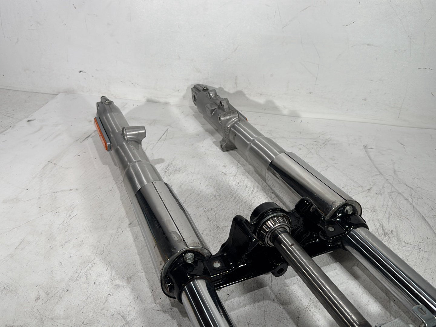 2013 Harley Heritage Softail Classic FLSTC OEM Front Triple Tree Set & LH RH Fork Legs Sliders