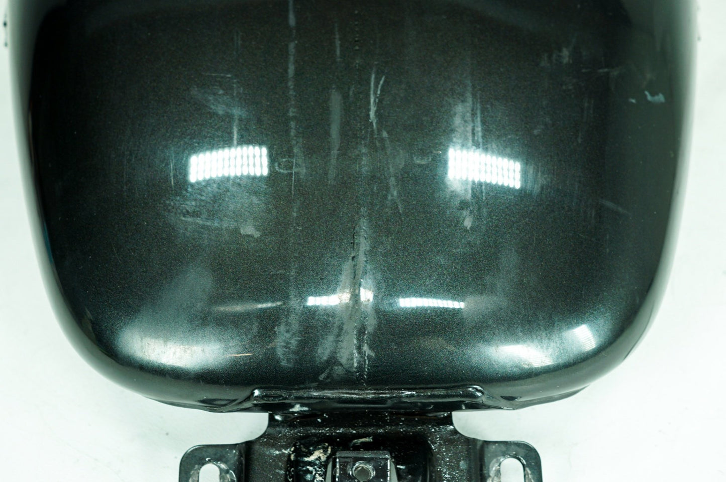 2007 - 2011 Harley-Davidson Touring Street Glide Fuel Gas Tank Gasoline Reservoir 61356-08