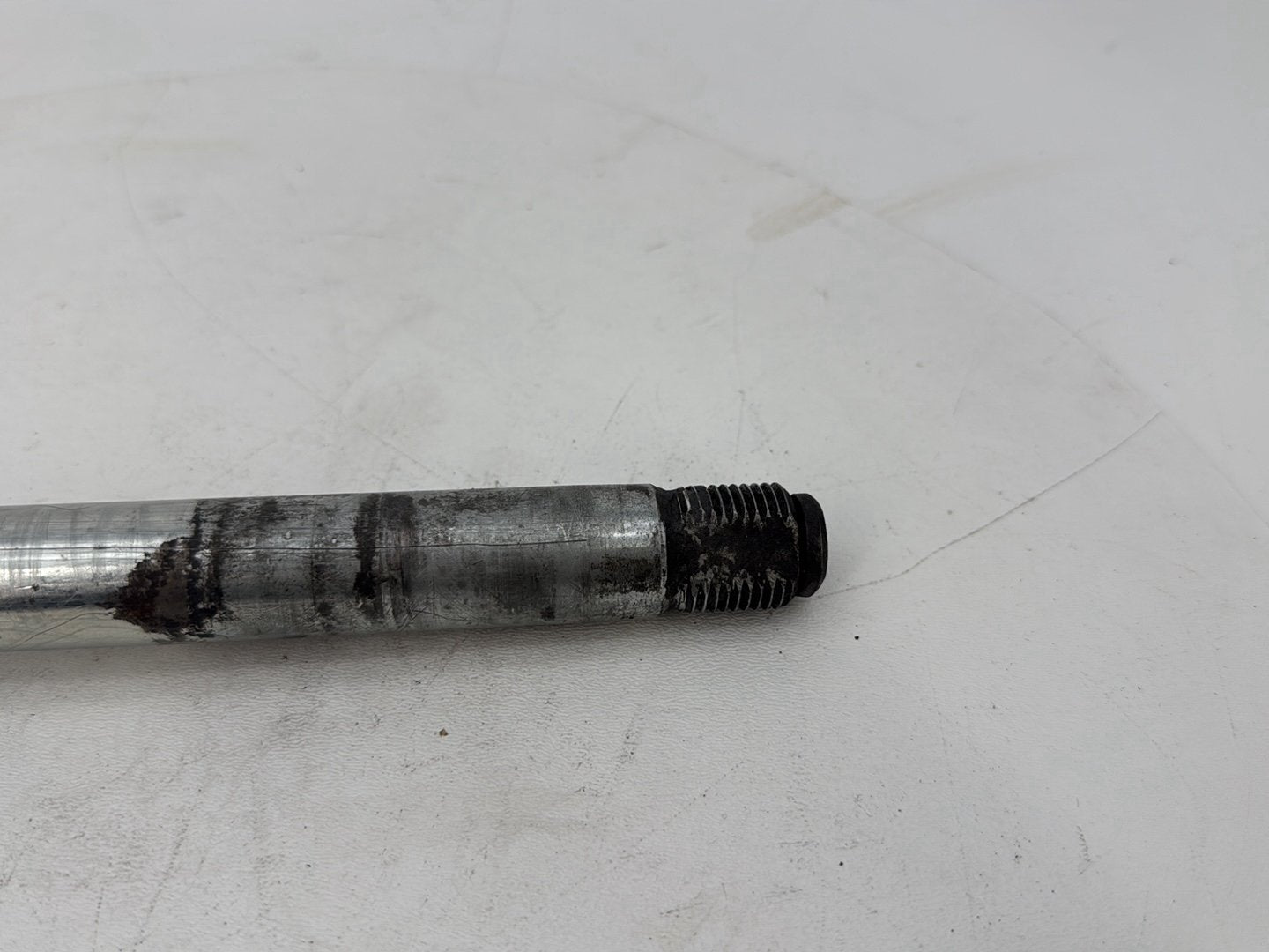 1999 - 2006 Harley-Davidson Touring Electra Glide Rear Wheel Axle Bolt Shaft 	41056-02