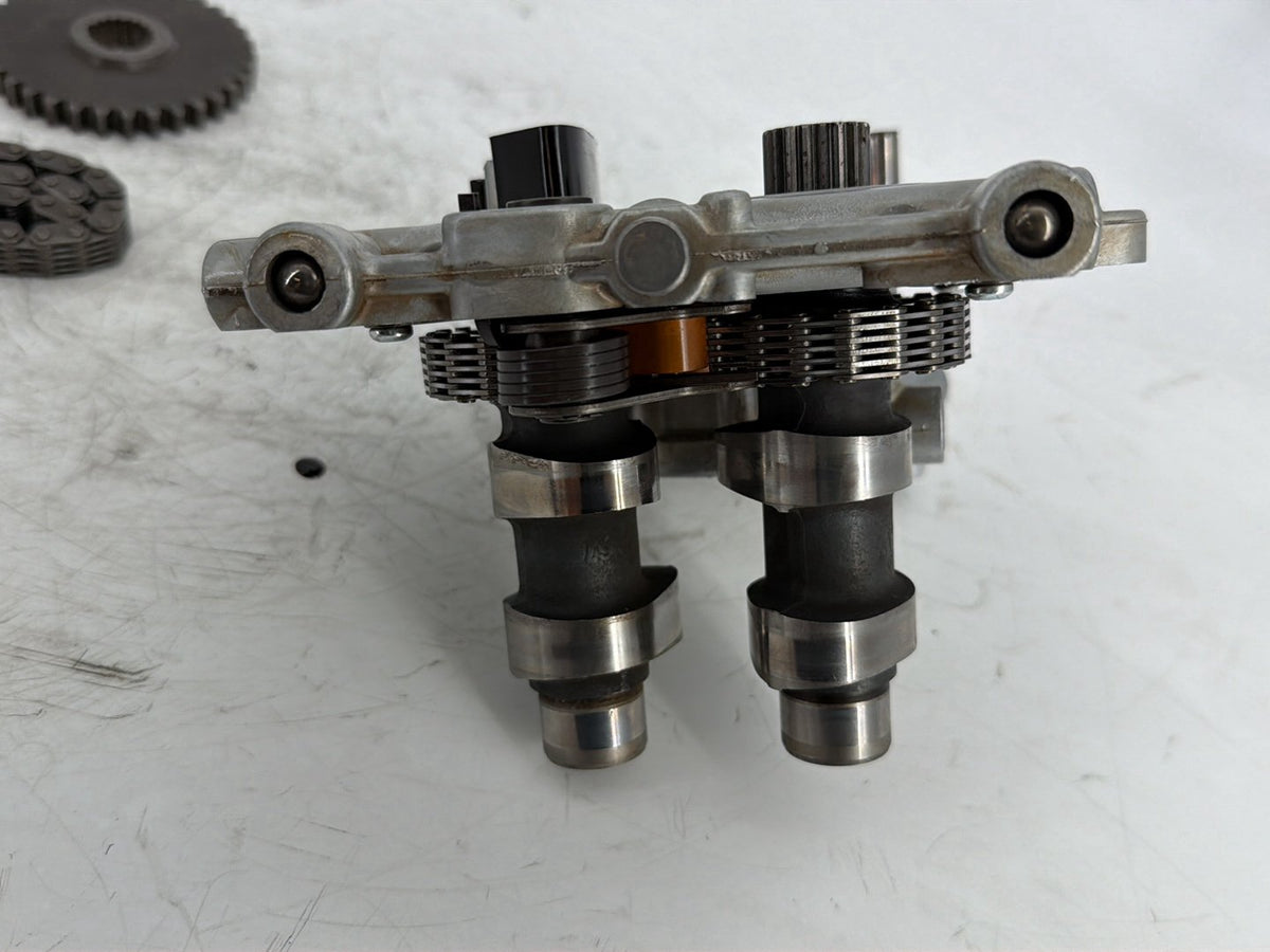 2008 Harley Touring Electra Glide Ultra Engine Cam Support Camshaft Plate Pump