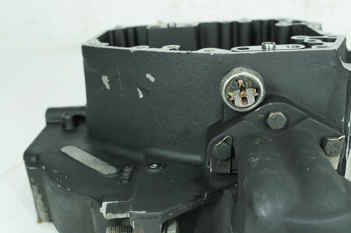 1999 - 2006 Harley-Davidson Touring Road King Crankcase Shaft Engine Motor Cover 24630-99