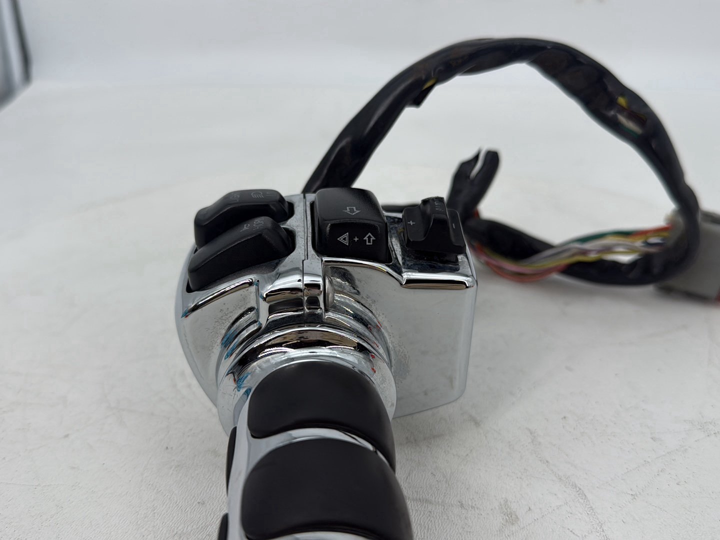 1999 - 2006 Harley-Davidson Touring Electra Glide Left Turn Signal Headlight Switches Controls 71685-06A