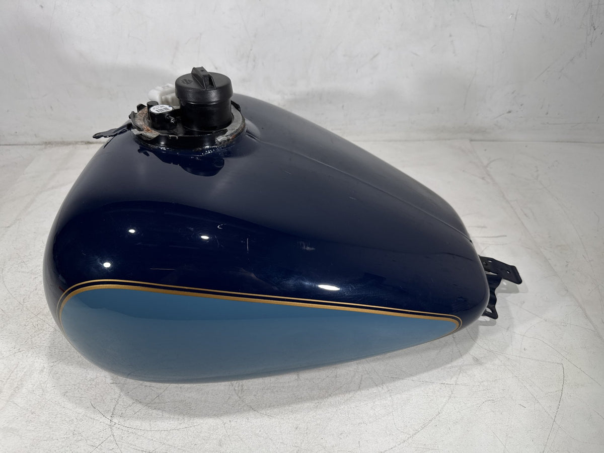 2011 Harley Electra Touring Police OEM Fuel Gas Tank Gasoline Reservoir & Pump