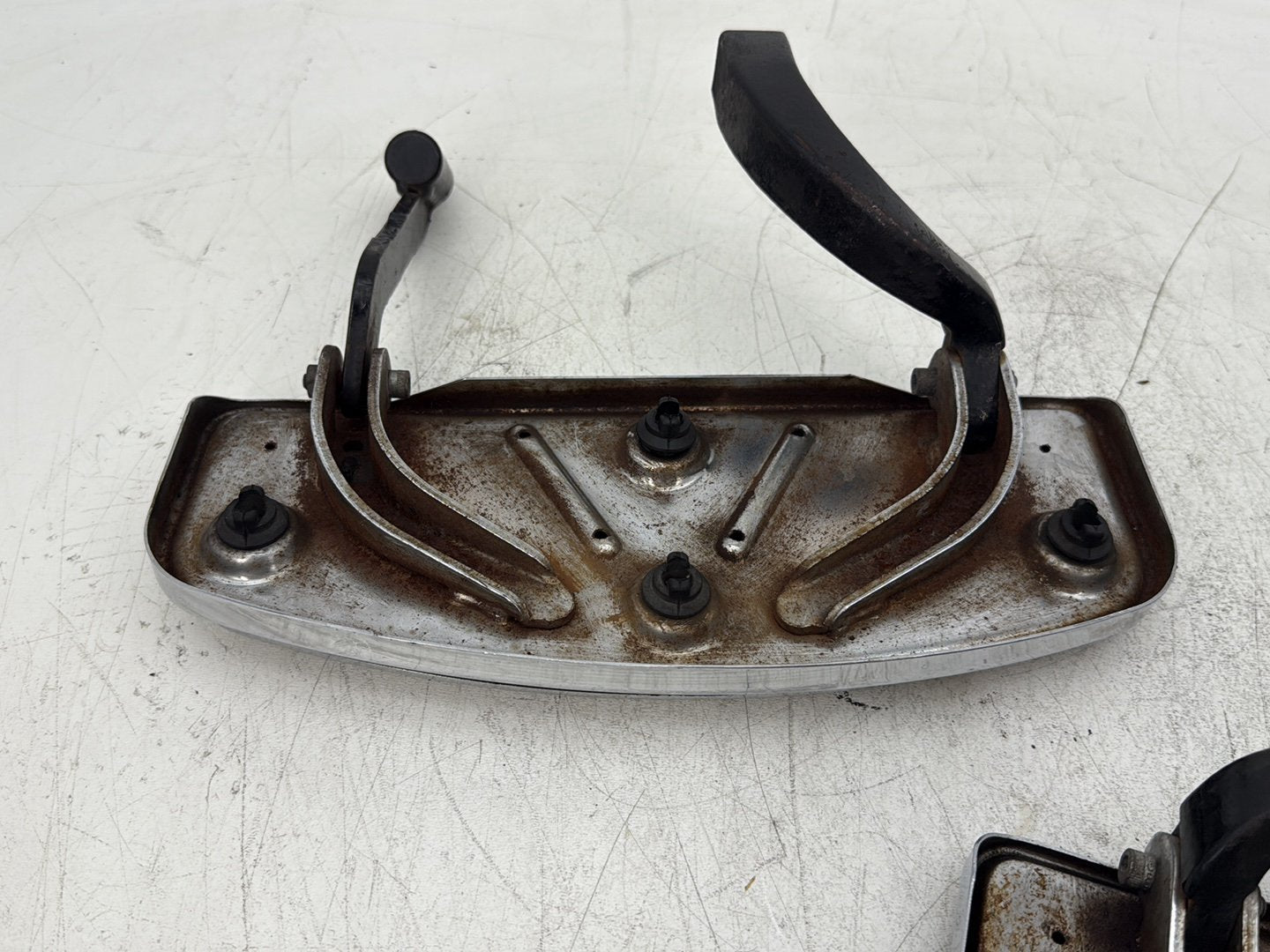2006 Harley Electra Glide Touring Classic FLHTCI OEM Left Right Driver Floorboard Foot Rest