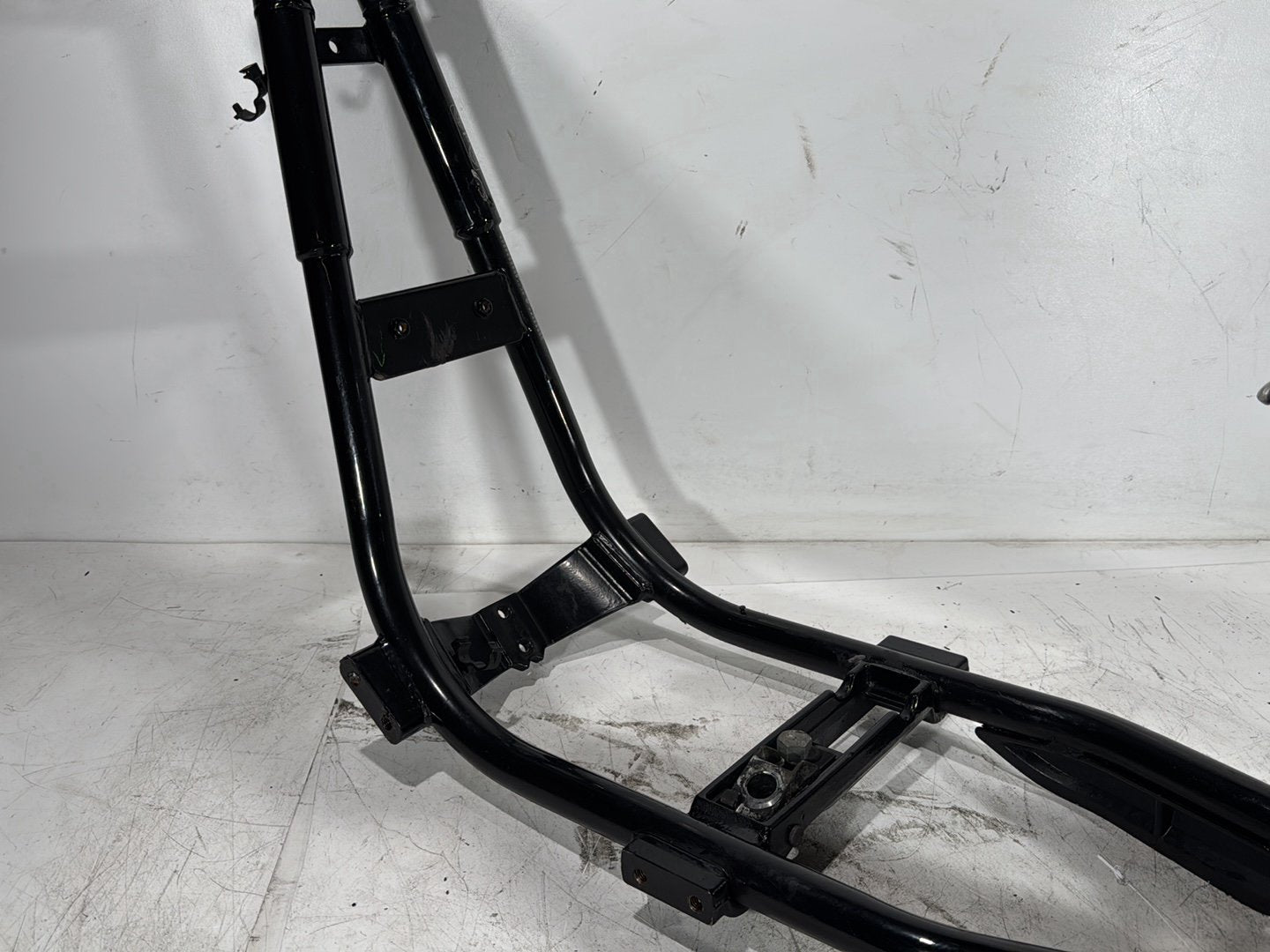 2004 Harley Dyna Super Glide FXDI OEM Body Main Frame Chassis SLVG