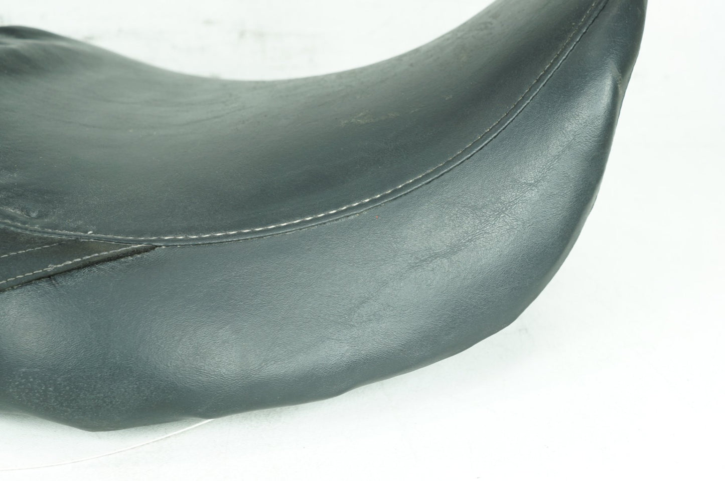 1999 - 2006 Harley-Davidson Touring Electra Glide Passenger Rider Driver Seat Saddle  	51704-05