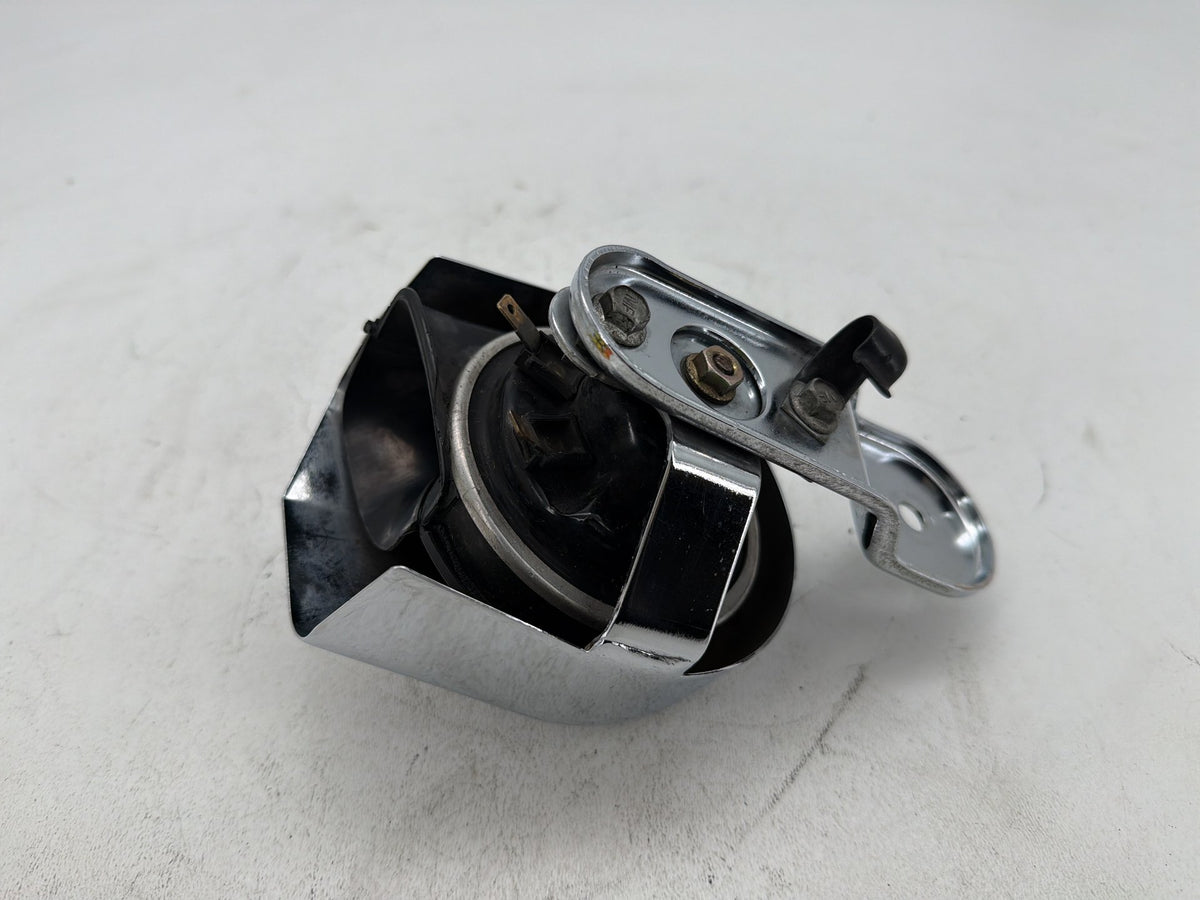 2002 Harley Electra Glide Touring Classic OEM Horn Signal Klaxon Chrome Cover