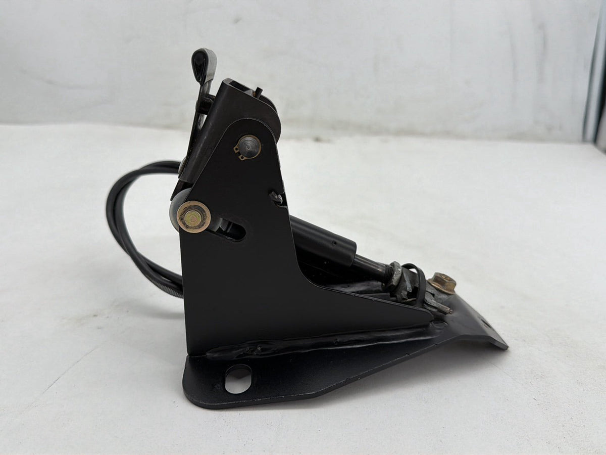 2007 Harley Street Glide Touring FLHX OEM Adjustable Rider Backrest Lift Mount