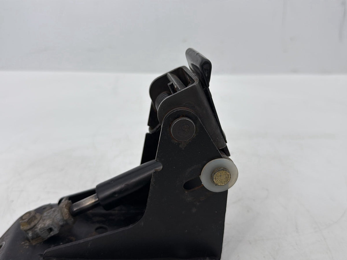 2008 Harley Touring Electra Ultra Adjustable Rider Backrest Lift Mount 52482-01A