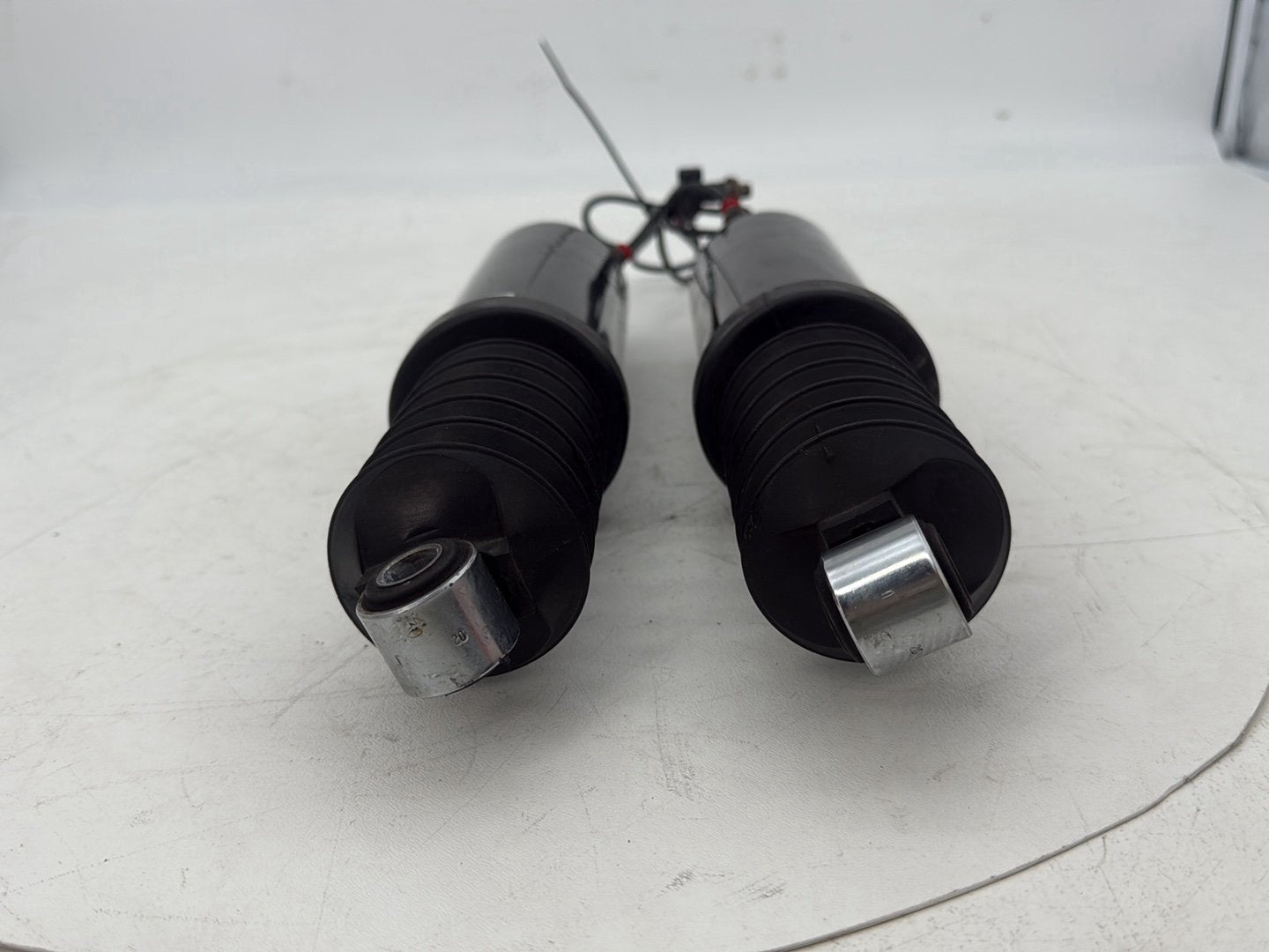 2007 - 2012 Harley-Davidson Touring Electra Glide Ultra Rear Left Right Shock Absorbers 54565-97C