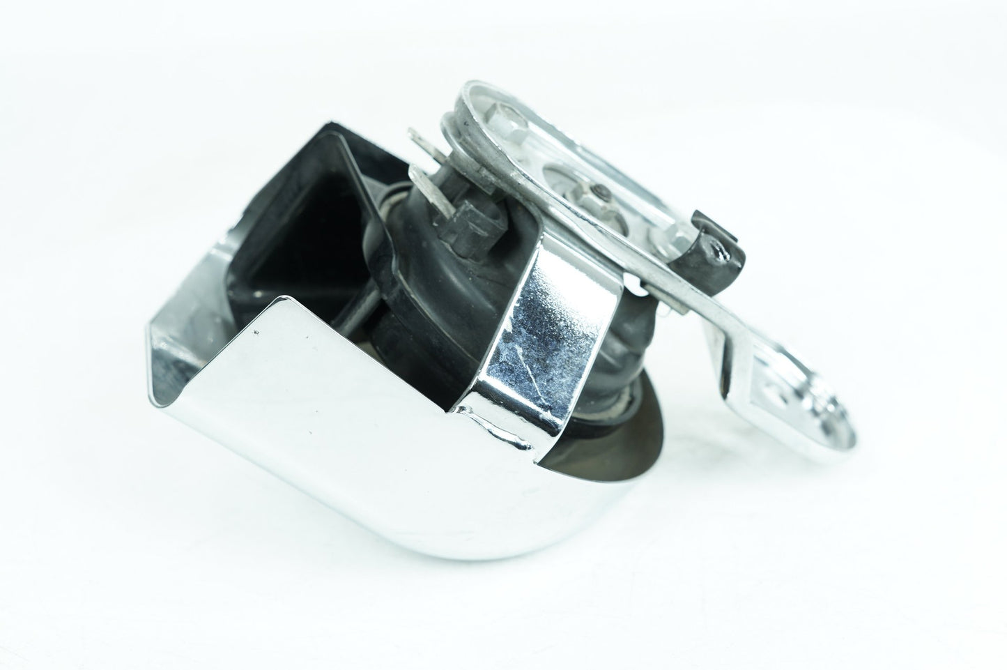 2007 - 2017 Harley-Davidson Dyna Switchback Horn Signal Klaxon Chrome Cover  	69012-93A