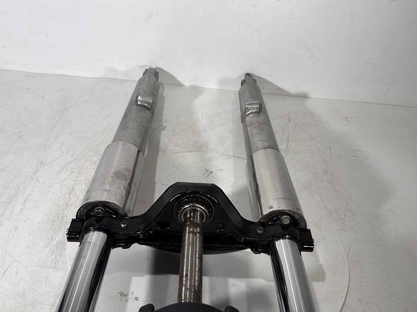 2007 - 2016 Harley-Davidson Touring Electra Glide Ultra Front Triple Tree Set & LH RH Fork Legs Sliders 45435-10
