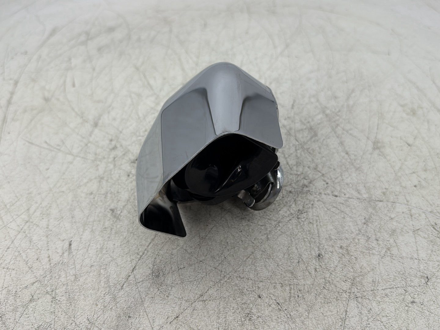 2006 Harley Road King Touring FLHRCI Classic OEM Horn Signal Klaxon Chrome Cover