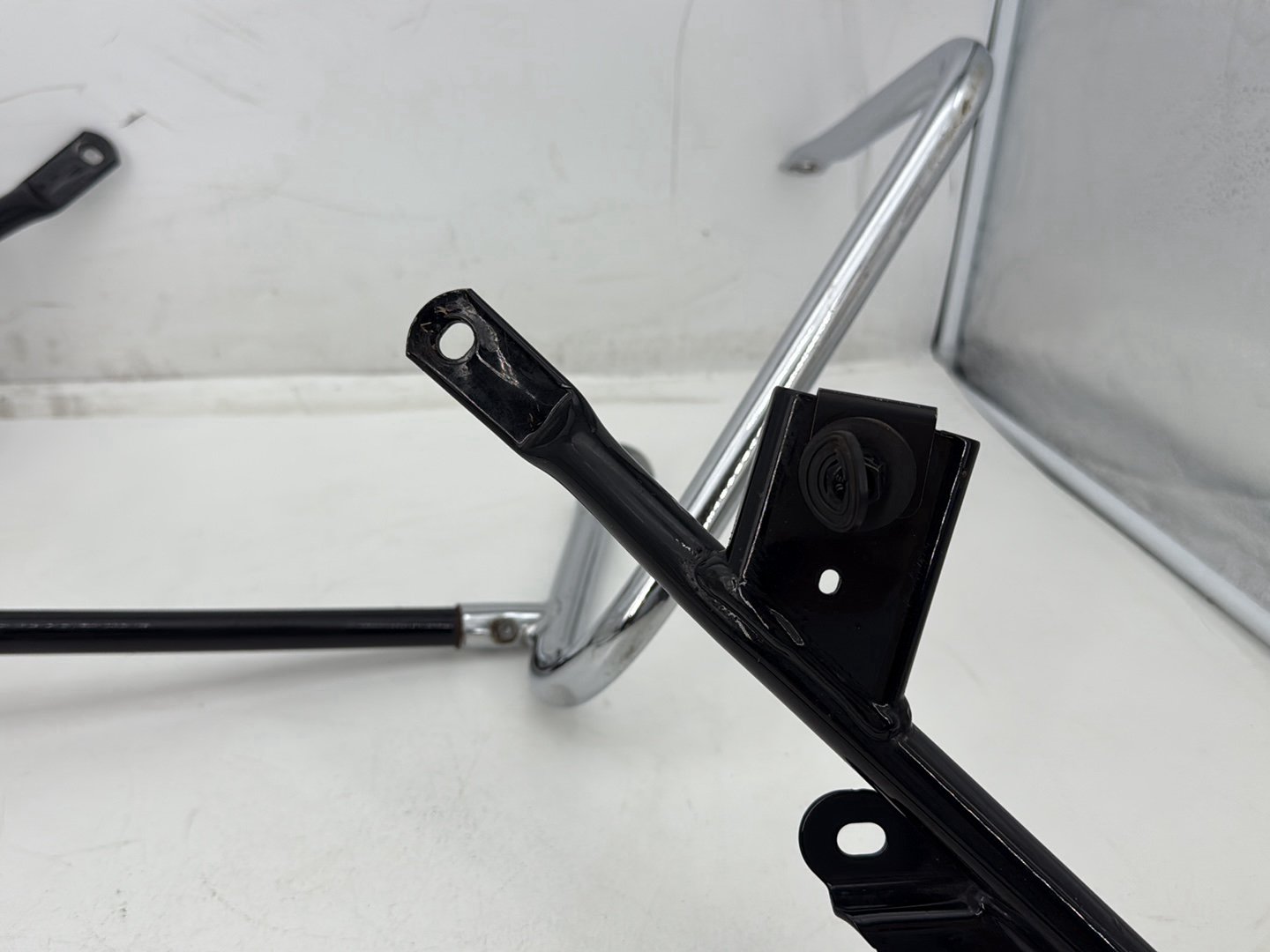 2011 Harley Electra Glide Ultra OEM Rear Left Right Saddlebag Guard Rails Bar