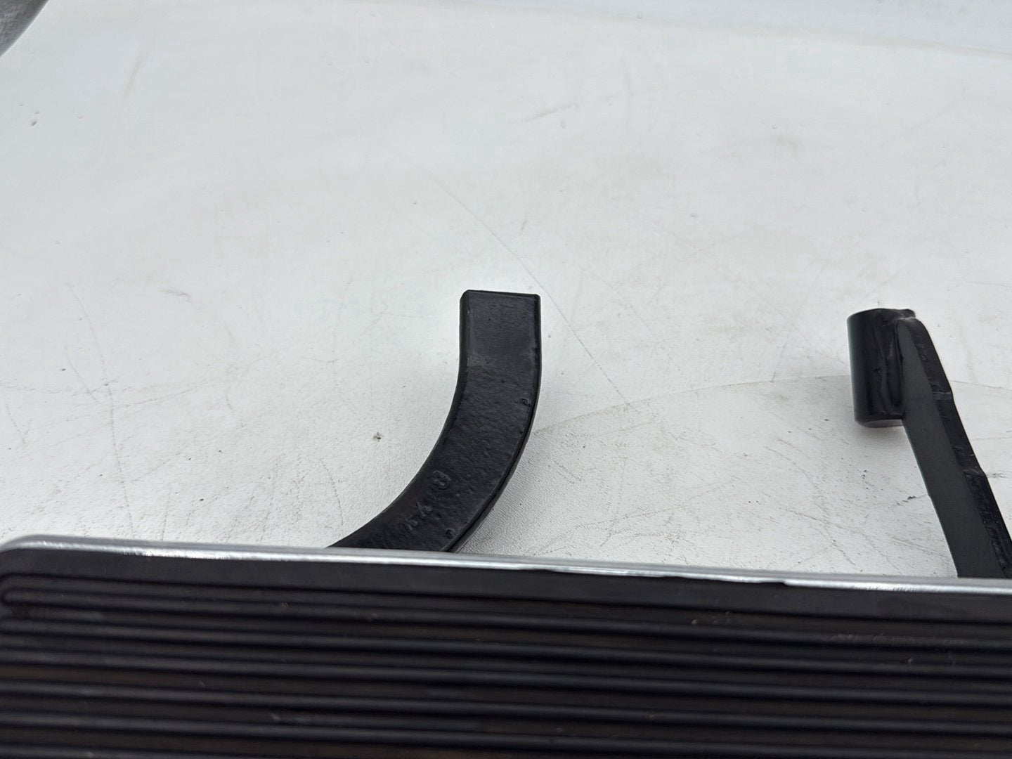 2007 - 2012 Harley-Davidson Touring Electra Glide Ultra Left Right Driver Floorboard Foot Rest 	47365-83C