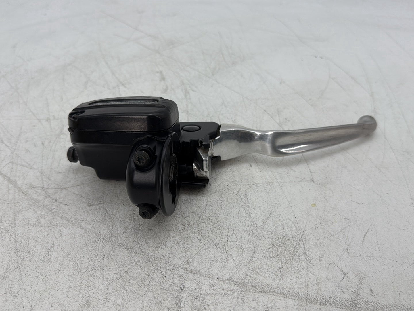 2010 Harley Street Glide Touring FLHX OEM Front Right Brake Lever Master Cylinder
