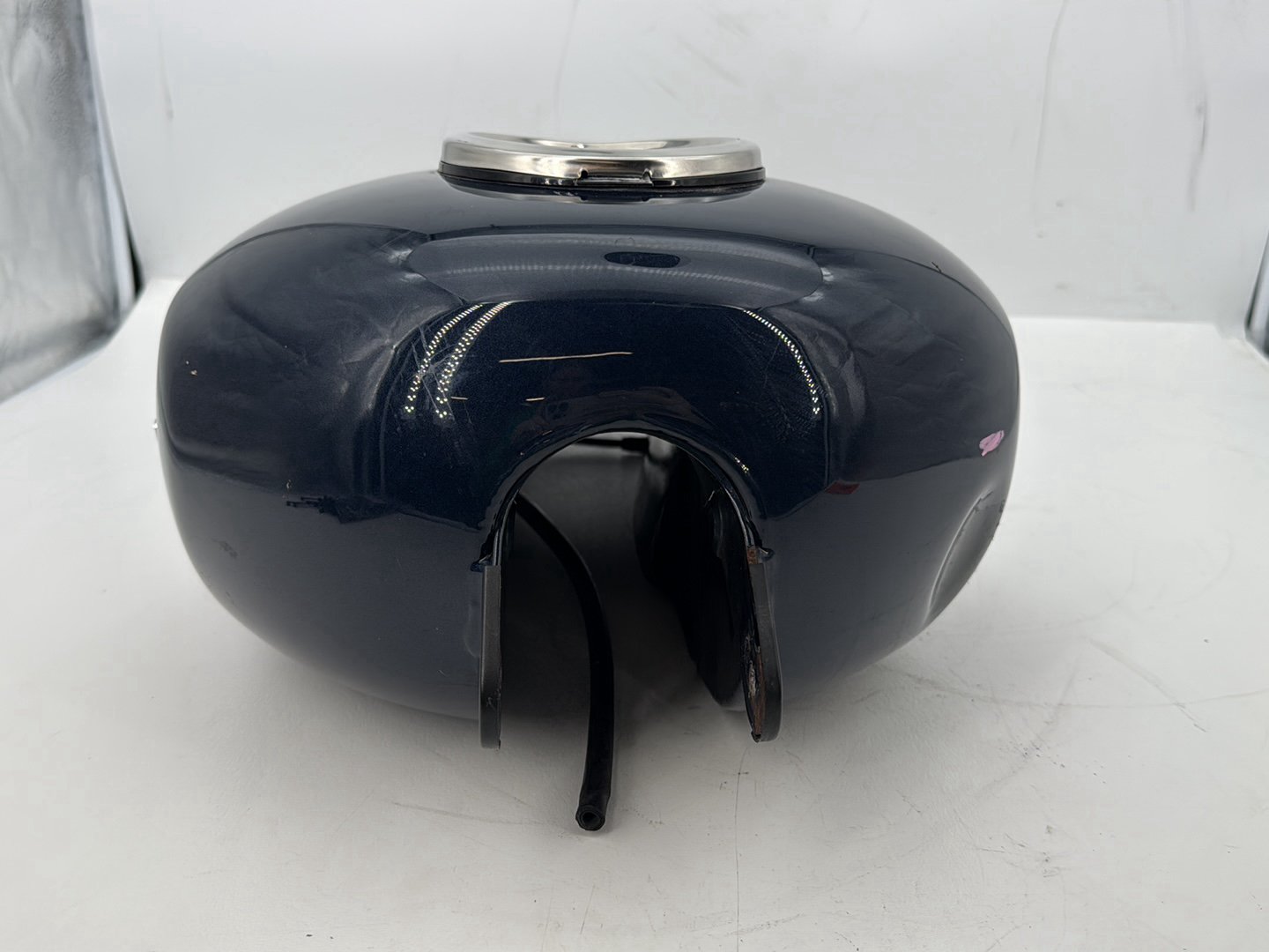 2009 Harley Sportster XL1200C 1200 Custom OEM Fuel Gas Tank Gasoline Reservoir