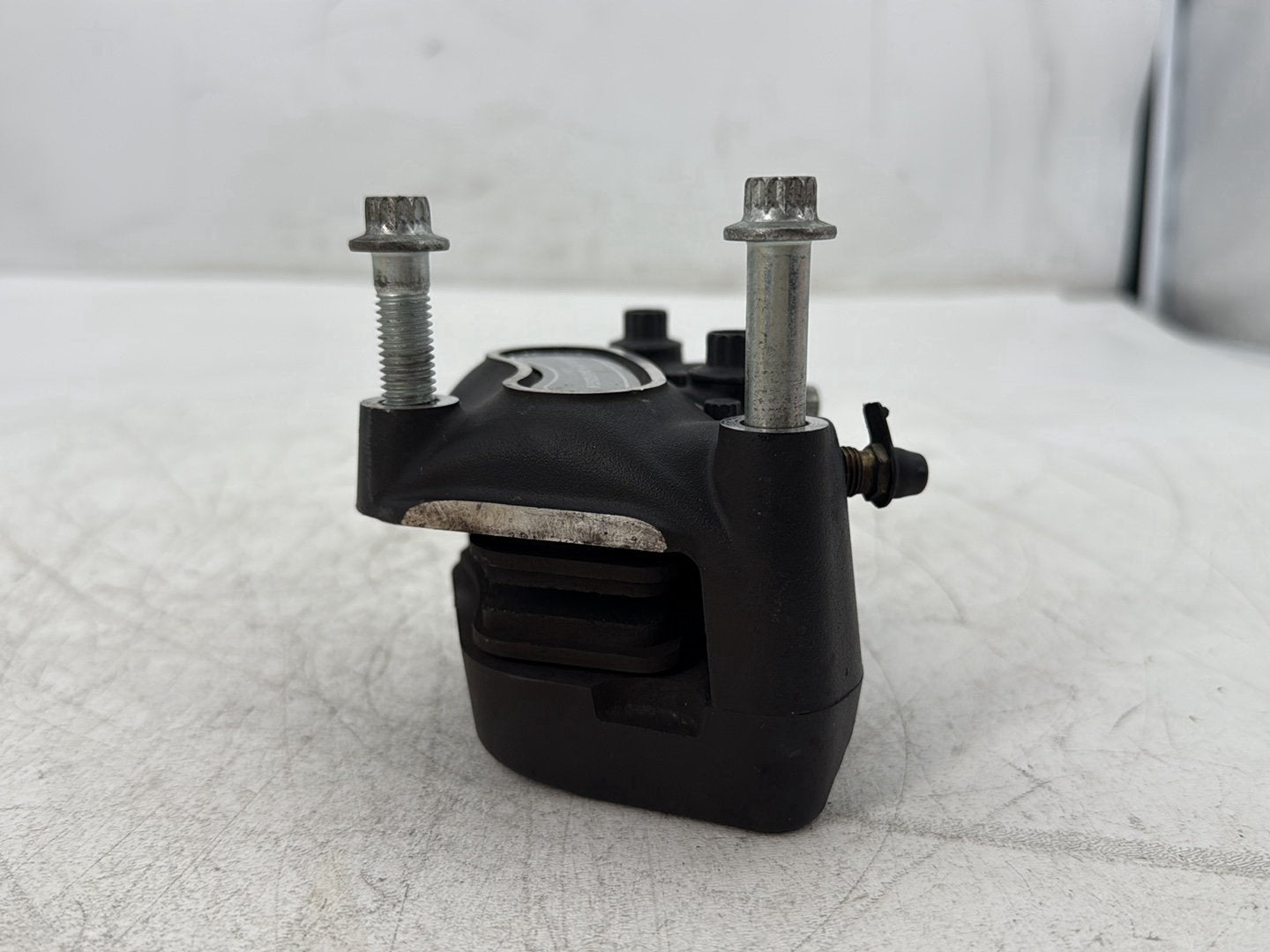 2005 Harley Electra Glide Touring Ultra FLHTCUI OEM Front Right 1 Brake Caliper