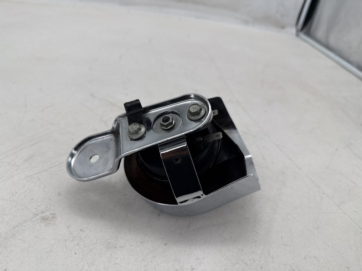 2009 Harley Electra Glide Touring Ultra OEM Signal Horn Klaxon Beep 69060-90F
