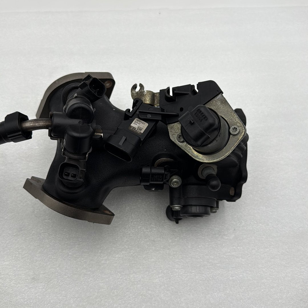 2007 - 2013 Harley-Davidson Touring Electra Glide Ultra Engine Intake Manifold Throttle Body 27708-06