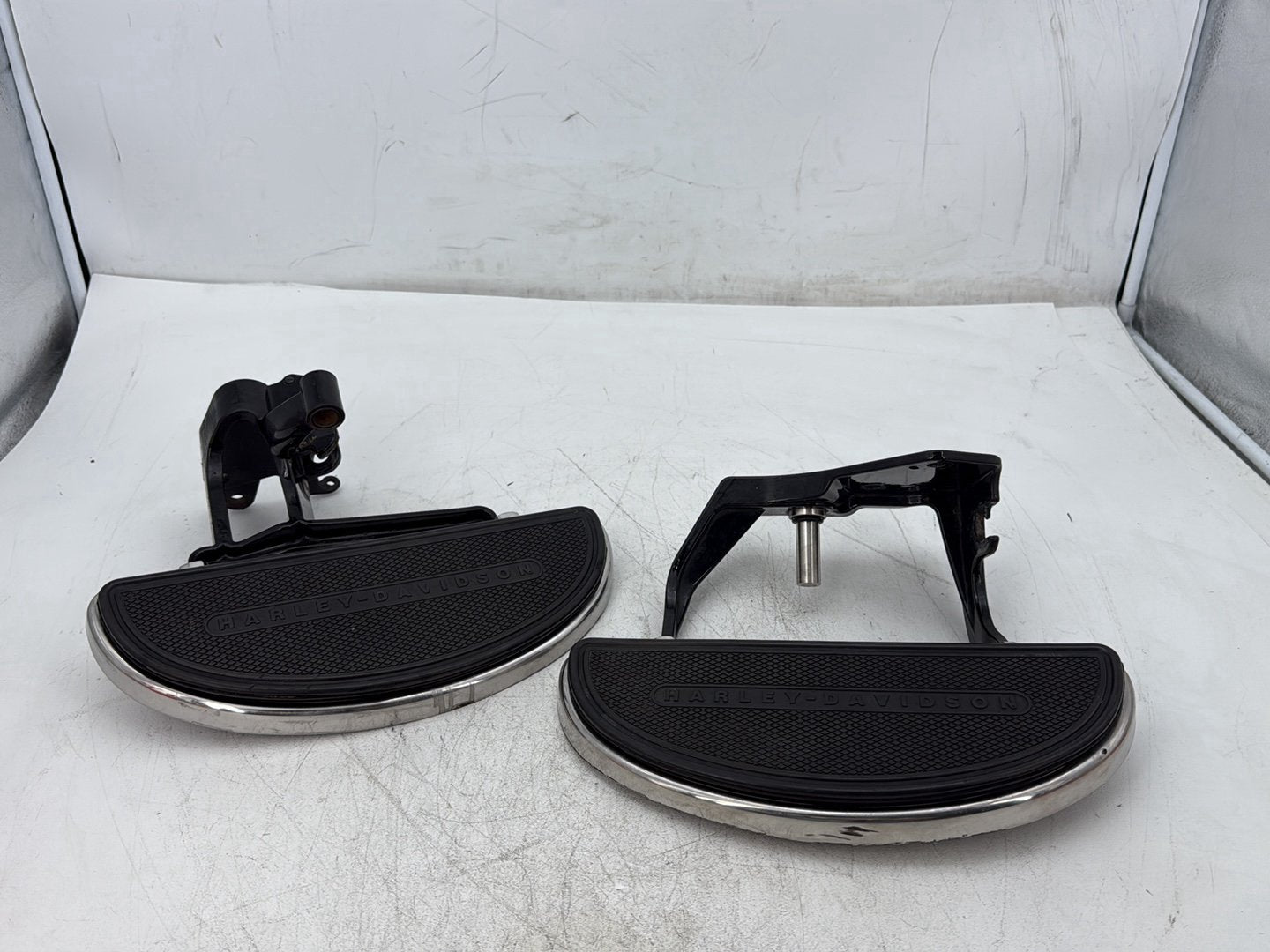 2013 Harley Heritage Softail Classic FLSTC OEM Left Right Driver Floorboard Foot Rest
