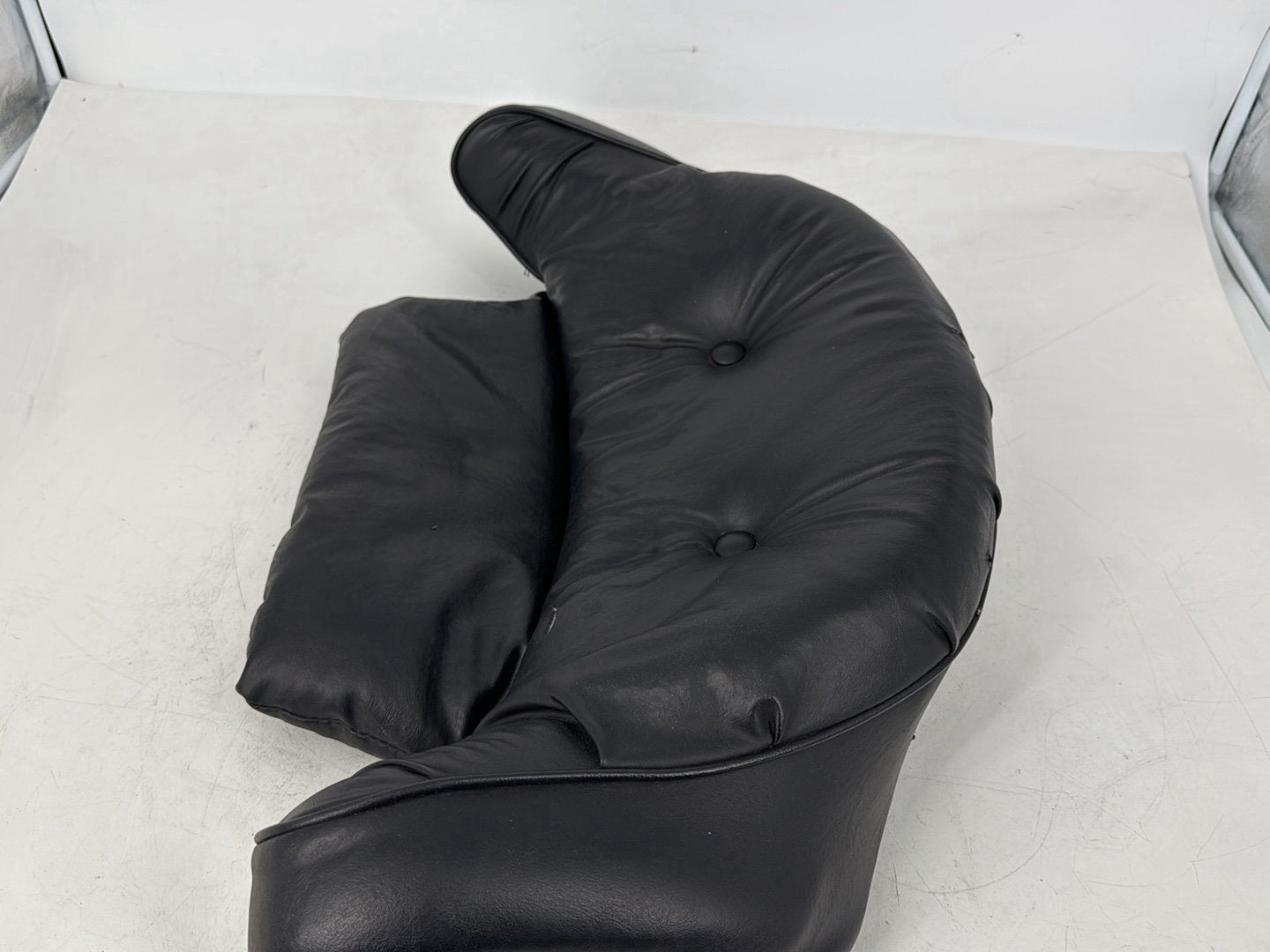 1999 - 2006 Harley-Davidson Touring Electra Glide Classic Rear Passenger Backrest Cushion Pad 52201-97A