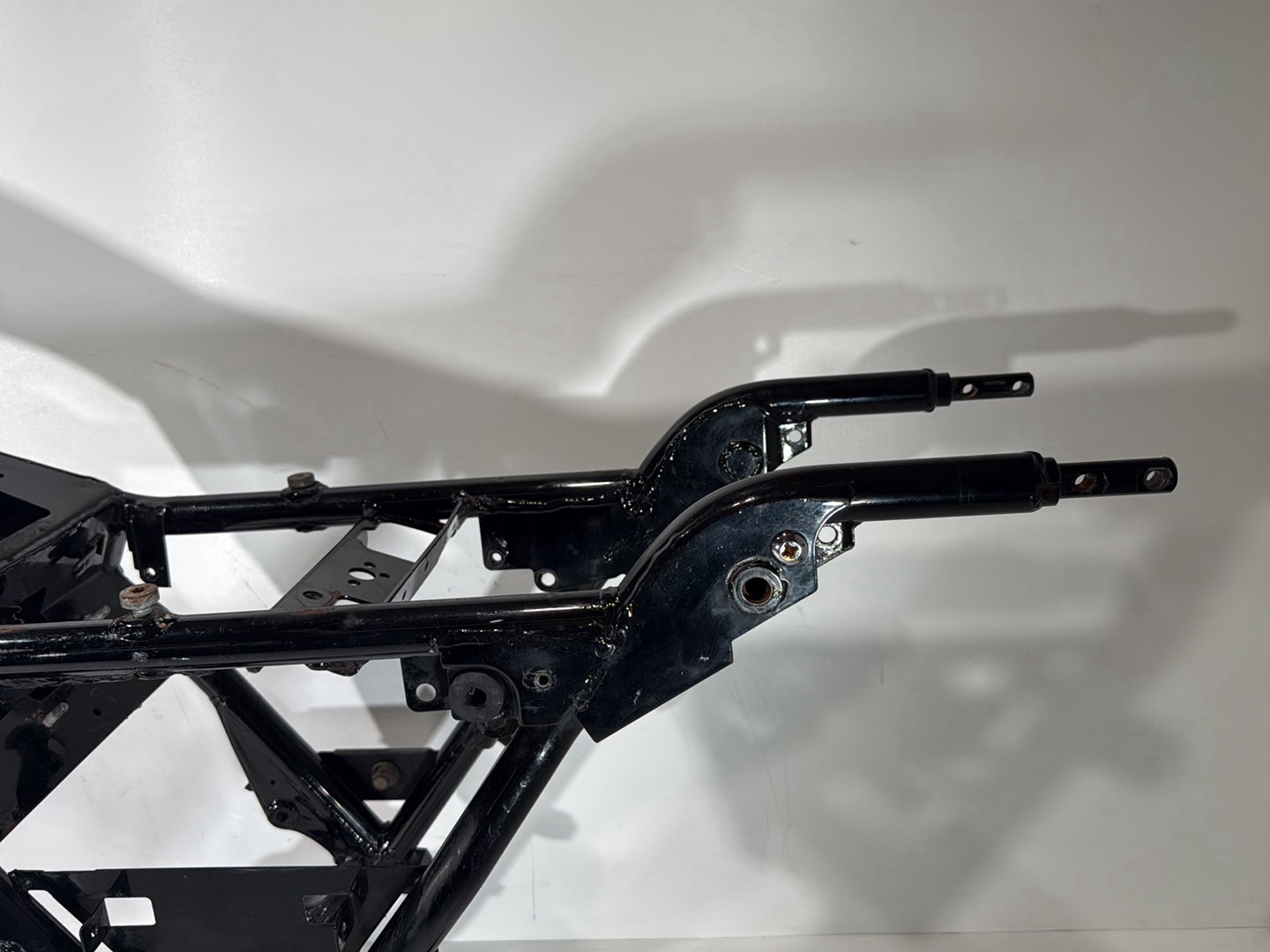1999 - 2006 Harley-Davidson Touring Road King Police Body Main Frame Chassis CLN CLR 47900-01