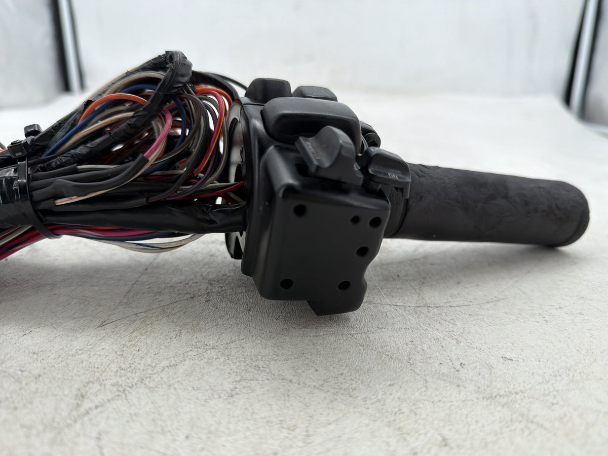 2010 Harley Electra Glide Touring OEM Right Engine Start Kill Switches Controls