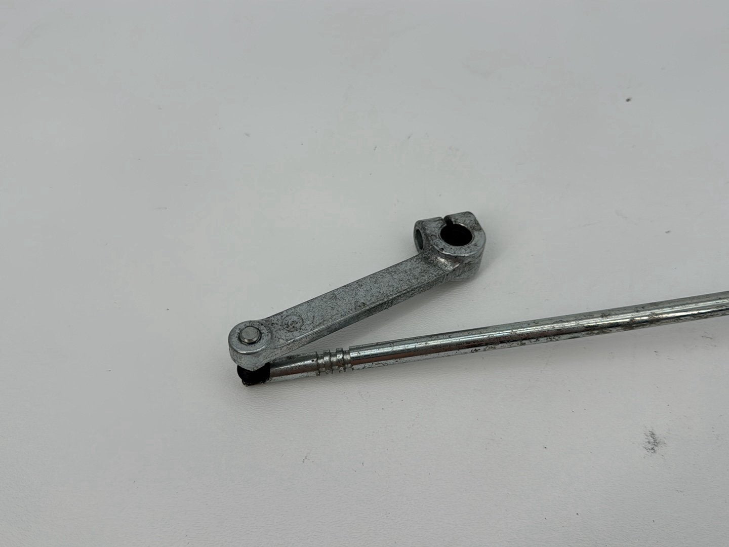 1999 - 2006 Harley-Davidson Dyna Wide Glide Gear Shifter Lever Arm w/ Rod linkage 33715-85A