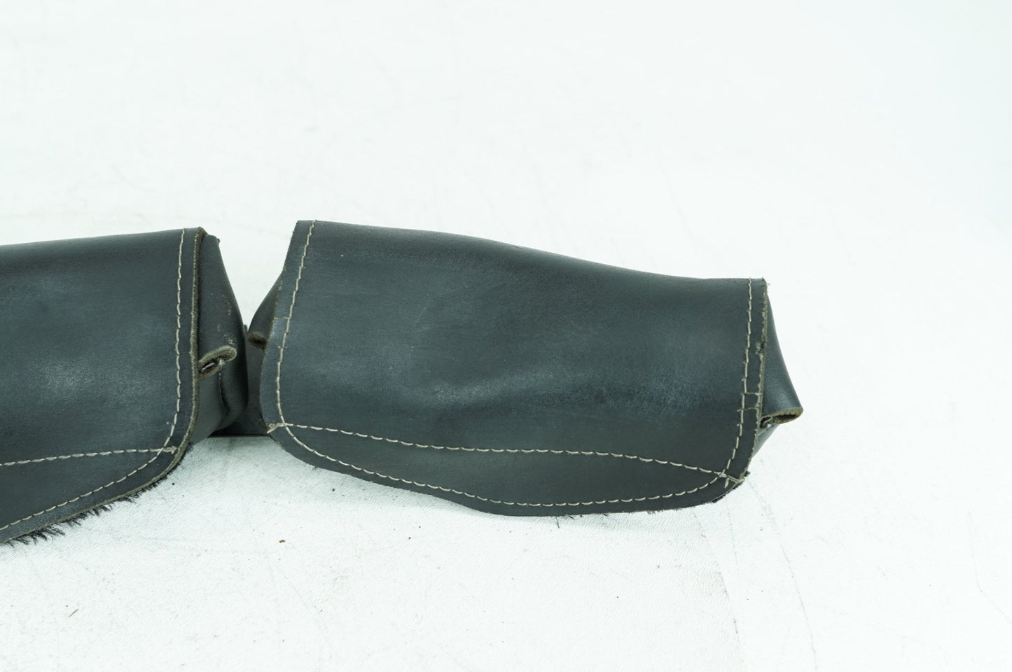 1999 - 2006 Harley-Davidson Touring Electra Glide Classic Front Onboard Tool Bag Leather Storage Pouch bag