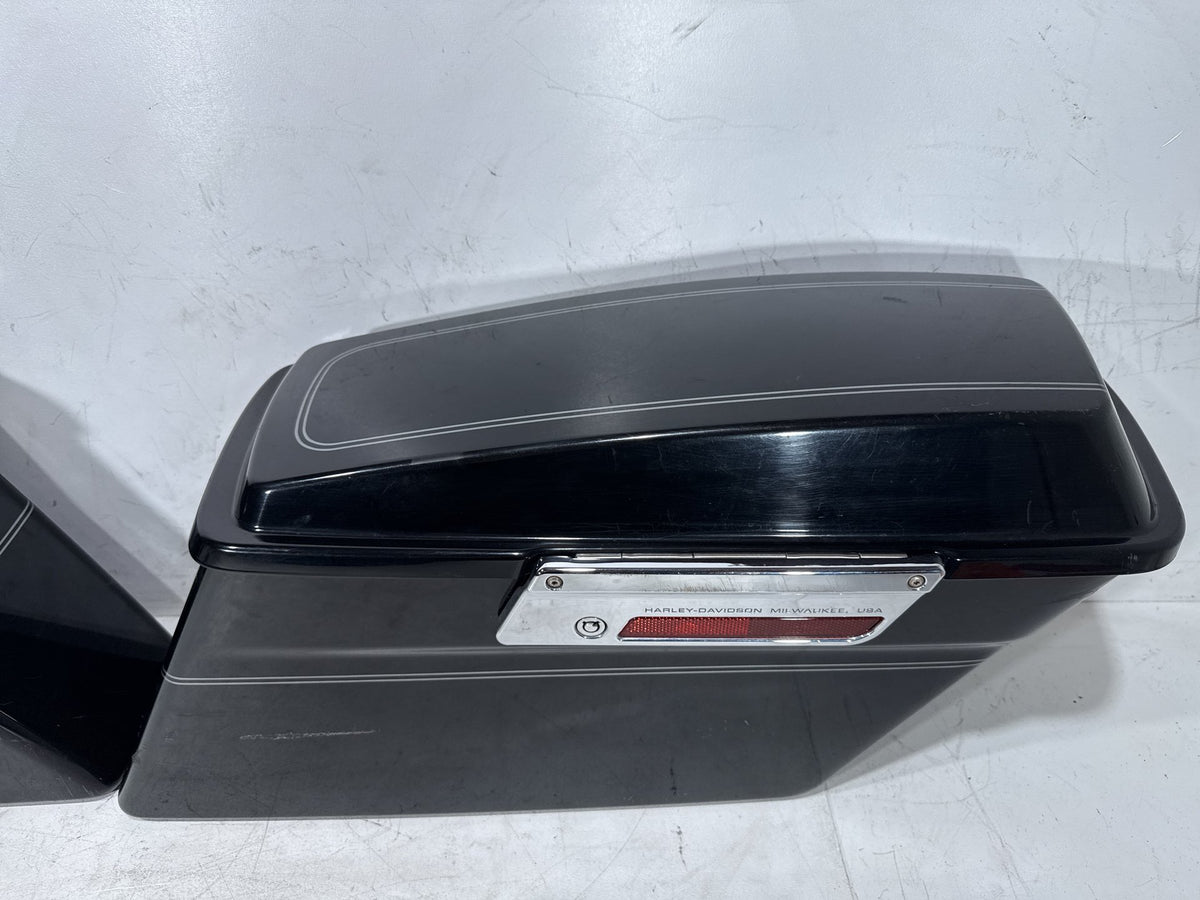 2009 Harley Electra Glide Touring Ultra OEM Left Right Saddlebags Luggage NOKey