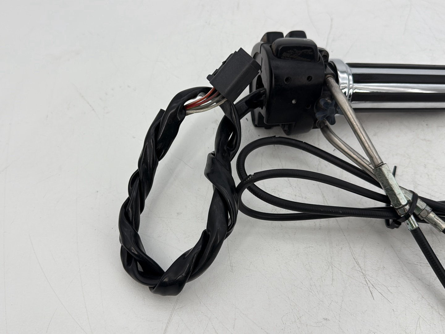 2006 Harley Sportster XL883C 883 Custom OEM Right Engine Start Kill Switches Controls