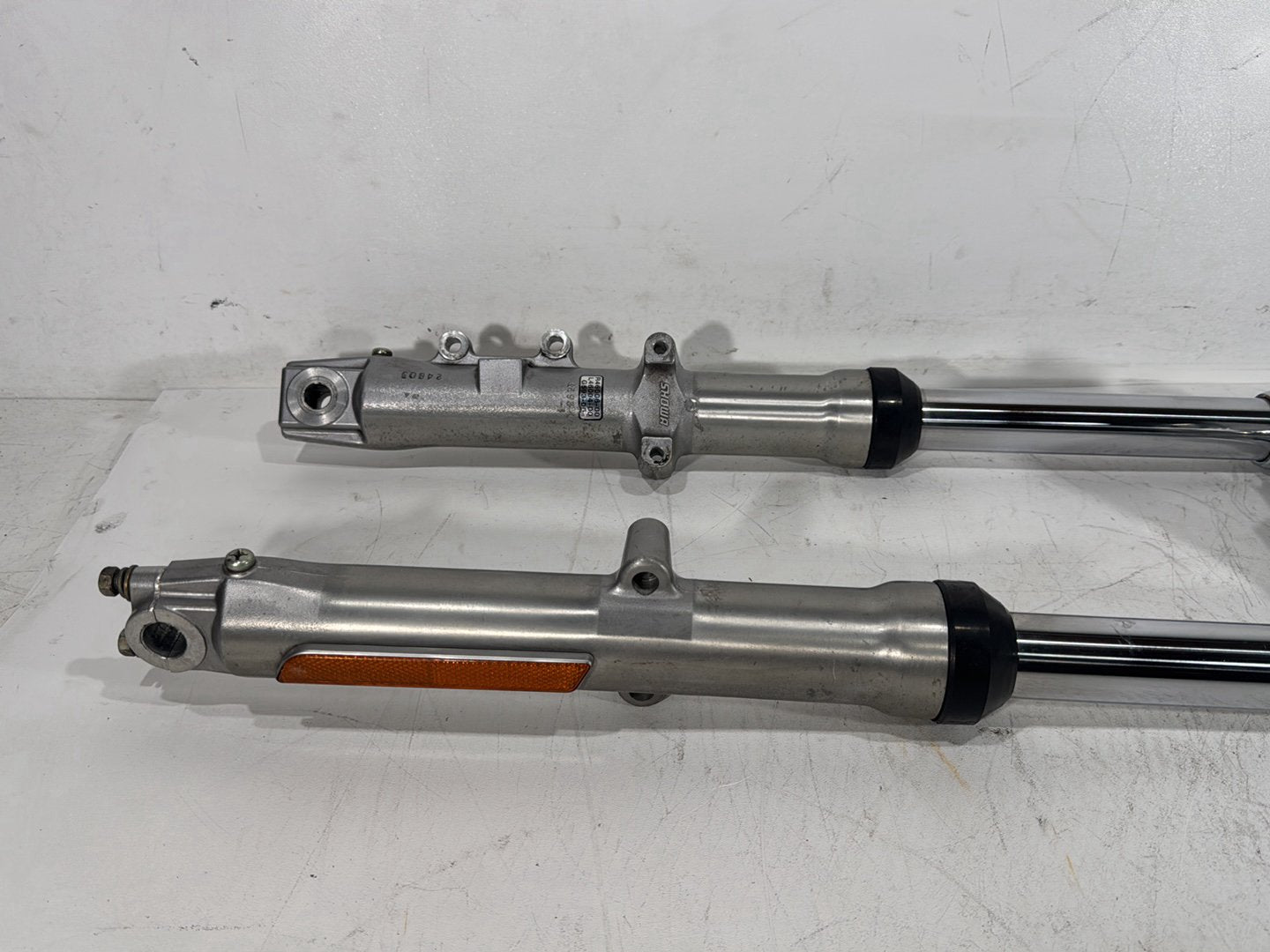 2003 Harley Dyna Wide Glide FXDWG OEM Front Triple Tree Set & LH RH Fork Legs Sliders