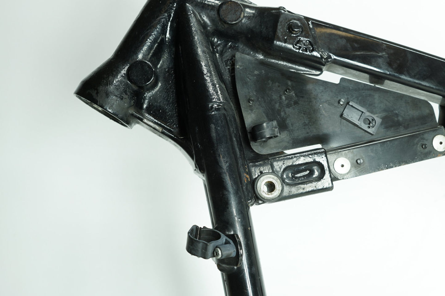 1999 - 2006 Harley-Davidson Softail Fat Boy Body Main Frame Chassis SLVG 47008-00C