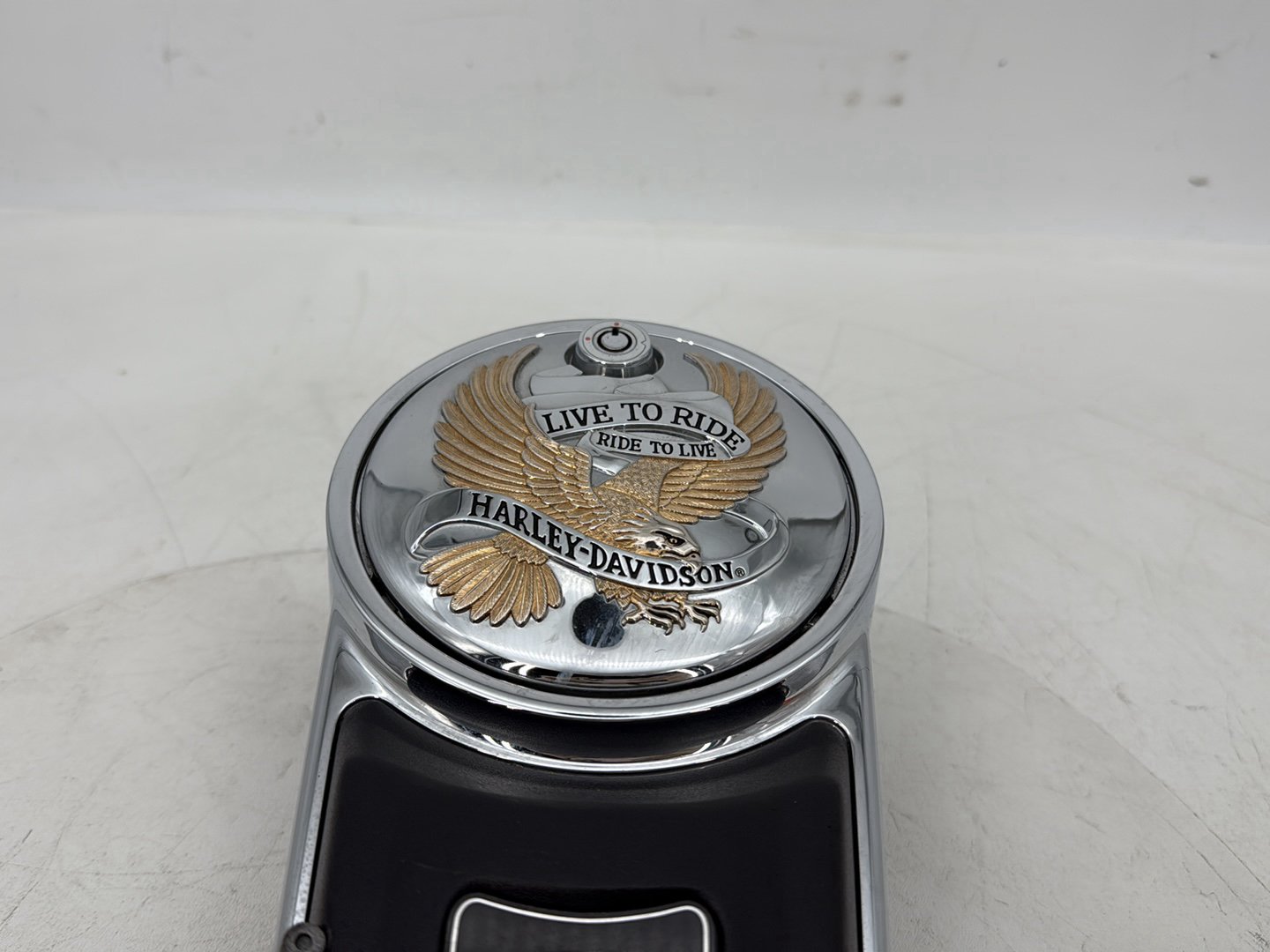 1999 - 2006 Harley-Davidson Touring Electra Glide Ultra Fuel Gas Tank Dash Console NOKey 61270-98A
