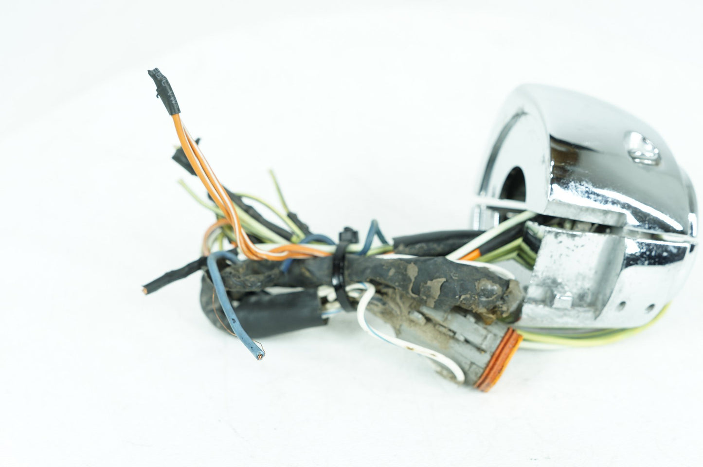 1999 - 2006 Harley-Davidson Touring Road King Classic Left Turn Signal Headlight Switches Controls  	71685-06A