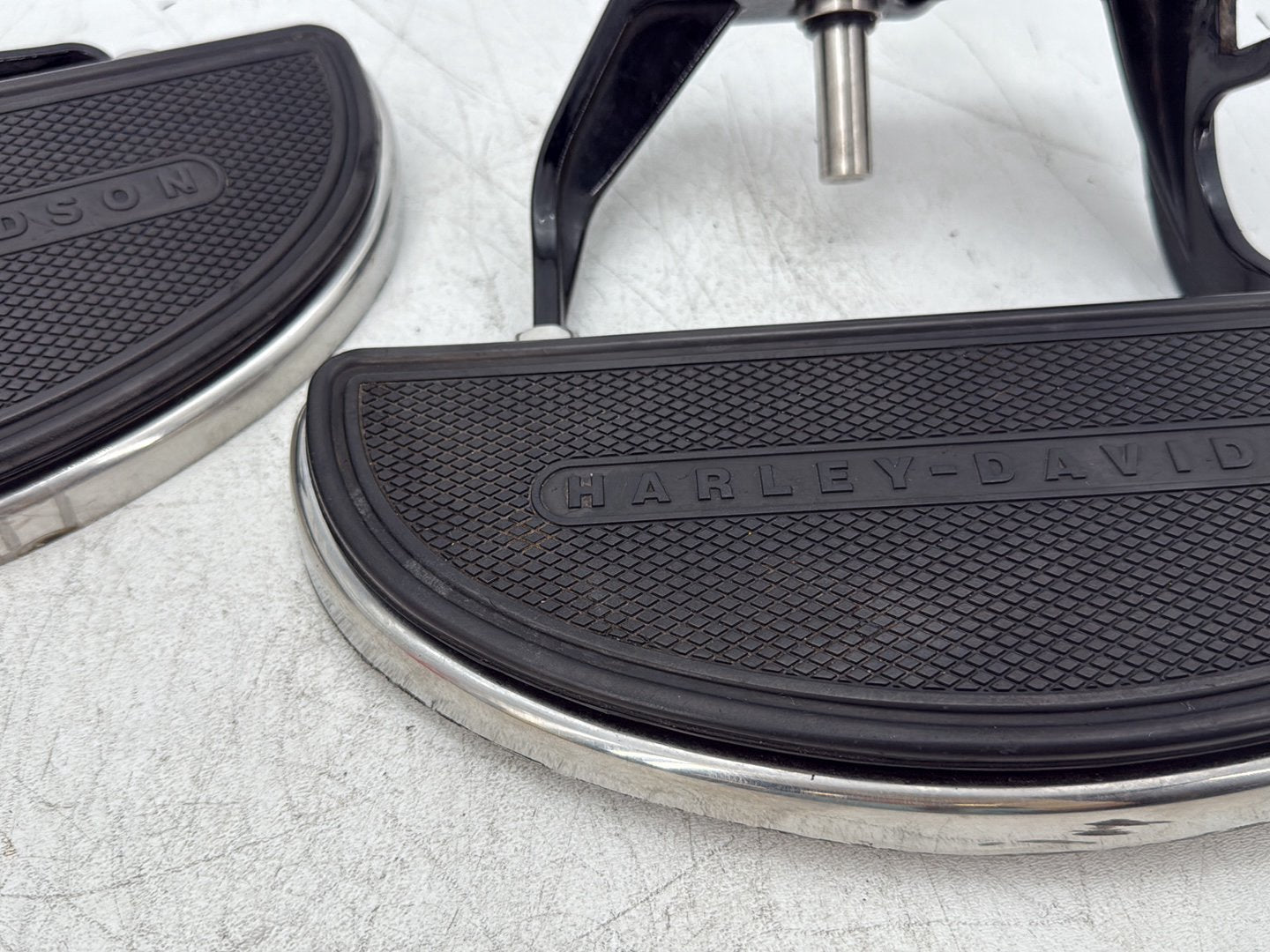 2013 Harley Heritage Softail Classic FLSTC OEM Left Right Driver Floorboard Foot Rest