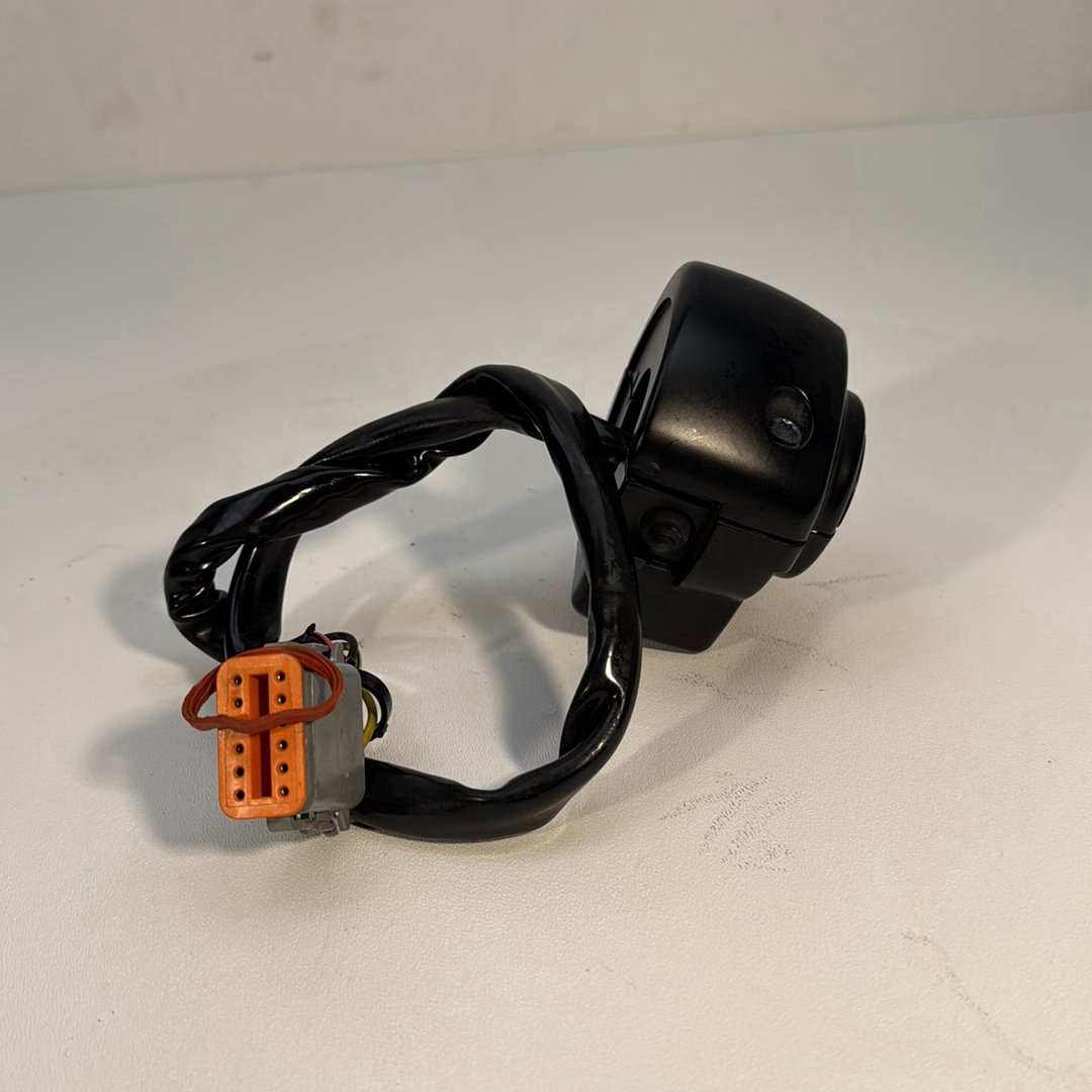 1984 - 1998 Harley-Davidson Touring Road King Police Left Turn Signal Headlight Switches Controls 71515-08