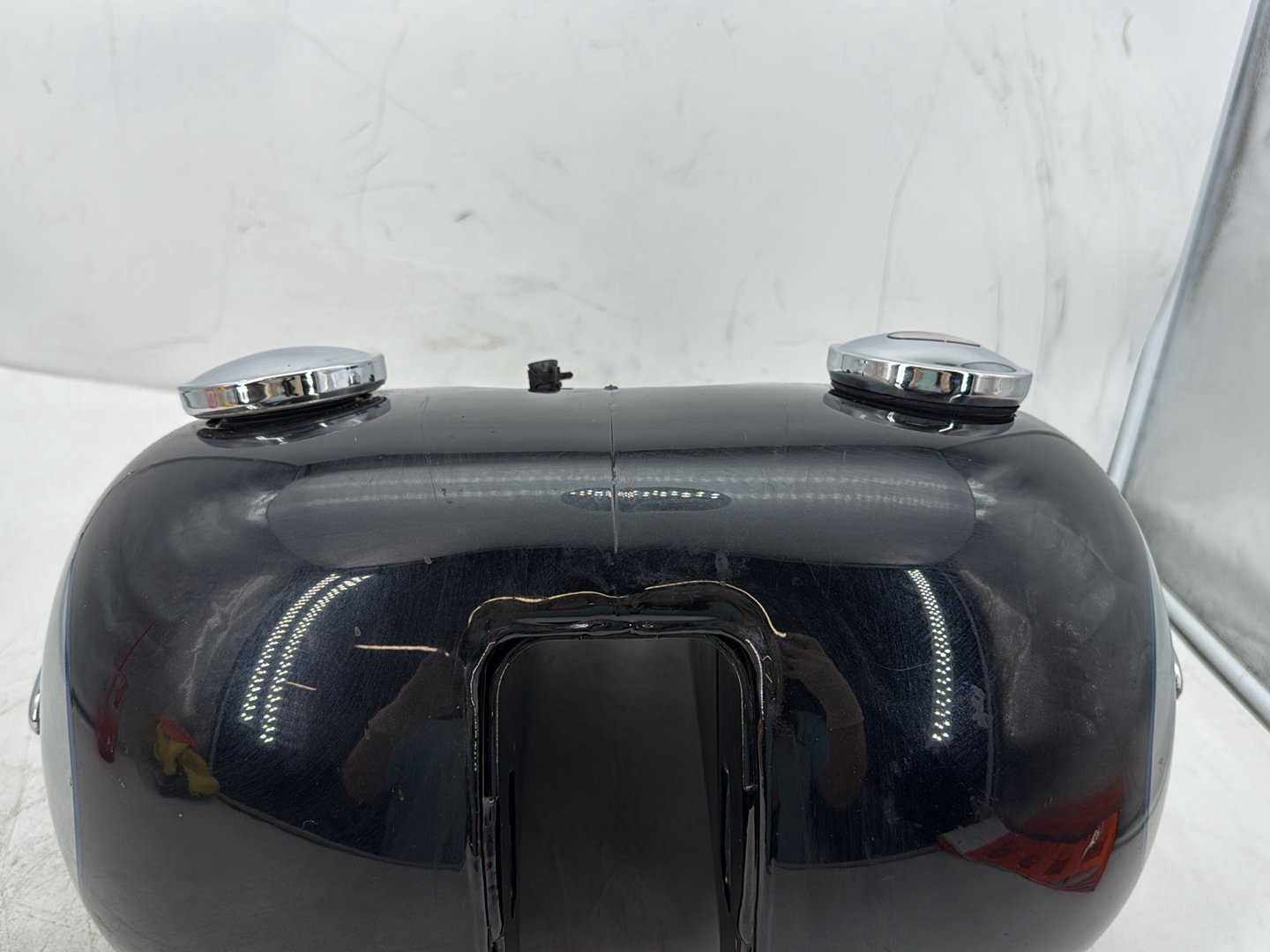 2013 Harley Heritage Softail Classic FLSTC OEM Fuel Gas Tank Gasoline Reservoir