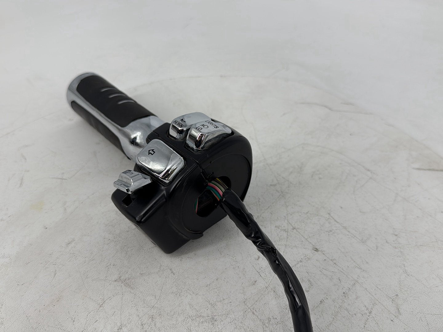 2008 - 2016 Harley-Davidson Touring Street Glide Left Turn Signal Headlight Switches Controls 71682-06A