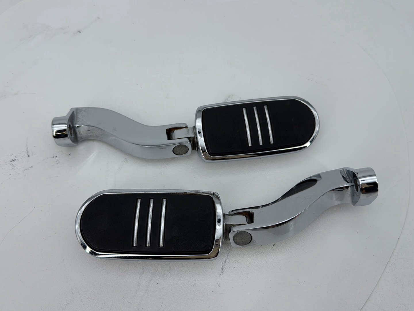 2007 - 2011 Harley-Davidson Touring Street Glide Passenger Left & Right Foot Pegs 50345-04