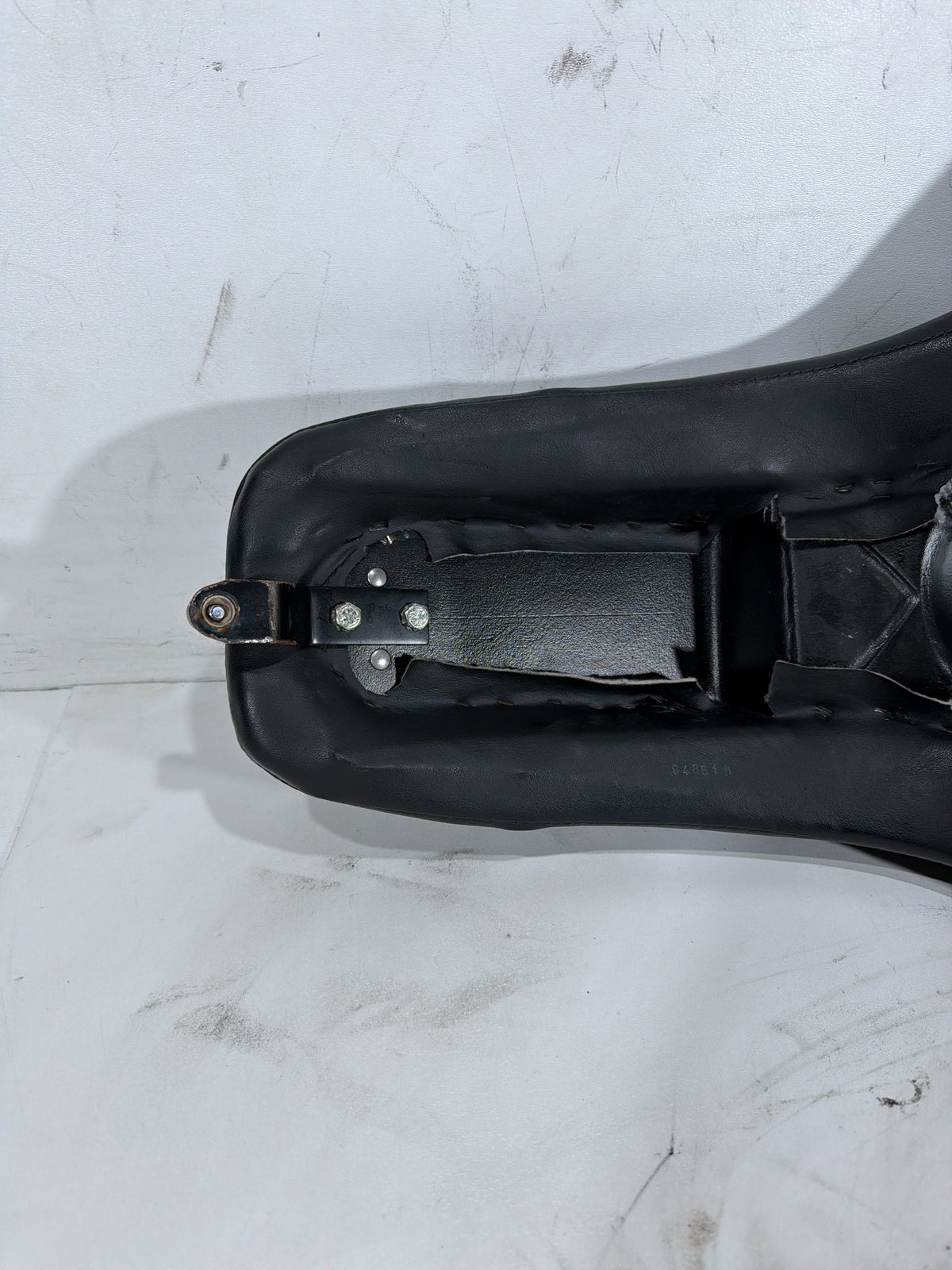 2006 Harley Softail Deuce FXSTDI OEM Passenger Rider Driver Seat Saddle * TORN *